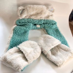 Little Bear Capelli Kids winter Hat with built in mittens/hand warmers